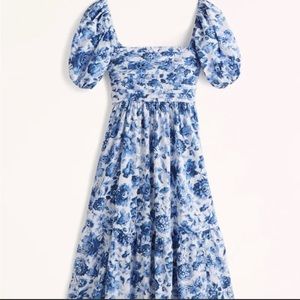 Abercrombie & Fitch Ruched Puff Sleeve Poplin Midi Dress in blue floral - L